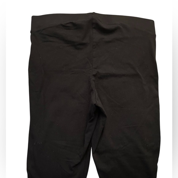 Torrid Black Cropped Cotton leggings Size 1 Slimming Soft comfortable layering - Picture 3 of 4